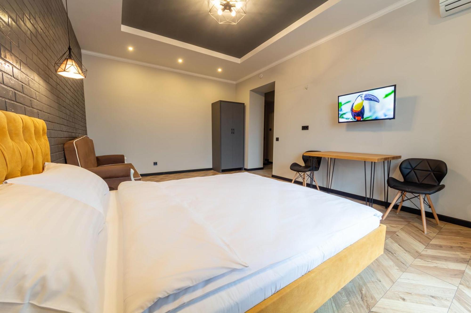 Self Check-In Apartments Kiev Ngoại thất bức ảnh