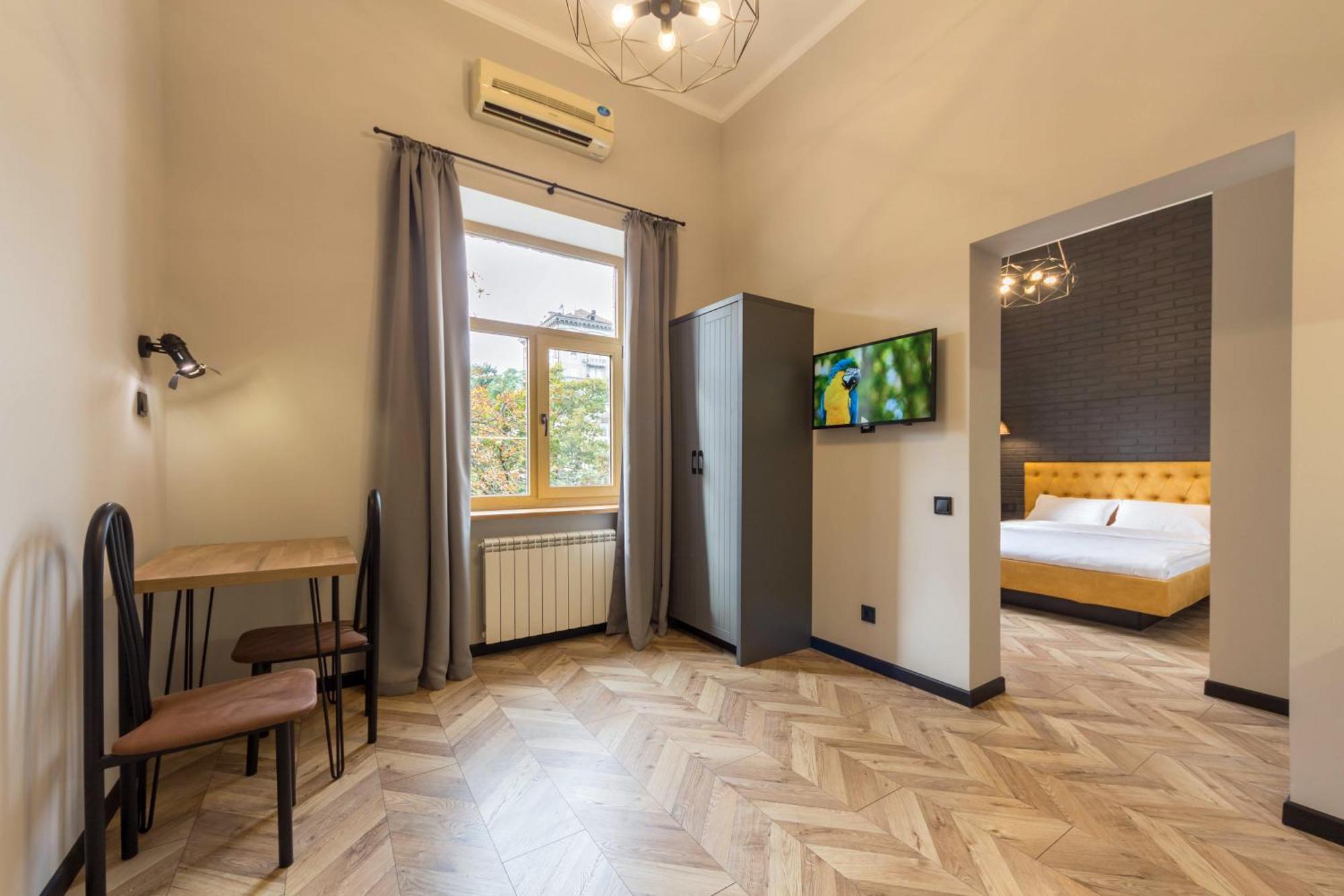 Self Check-In Apartments Kiev Ngoại thất bức ảnh
