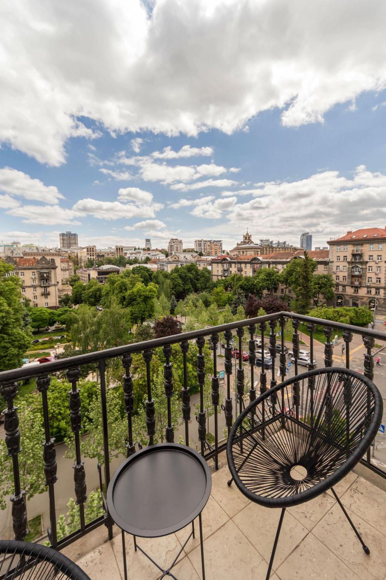 Self Check-In Apartments Kiev Ngoại thất bức ảnh